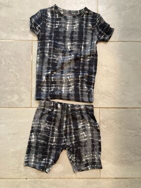 Cat & Jack Boys’ 2Pc Short Sleeve & Shorts Pajama Set Black Tie dye 6